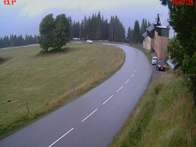 Webcam en haut du col du Ballon d'Alsace sur la D465 à 1075 mètres d'altitude dans les Vosges