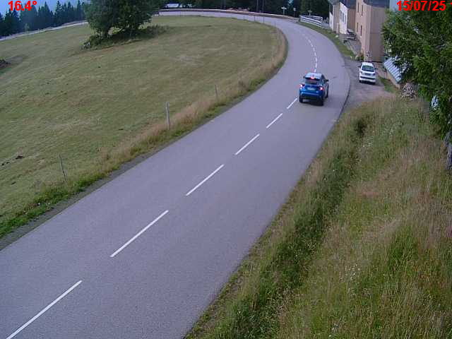Webcam en haut du col du Ballon d'Alsace sur la D465 à 1075 mètres d'altitude dans les Vosges