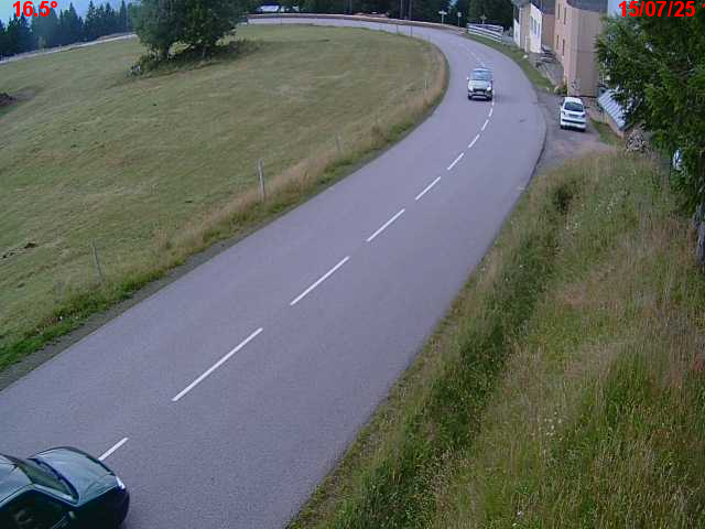 Webcam en haut du col du Ballon d'Alsace sur la D465 à 1075 mètres d'altitude dans les Vosges