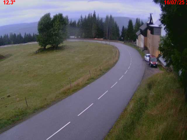 Webcam en haut du col du Ballon d'Alsace sur la D465 à 1075 mètres d'altitude dans les Vosges