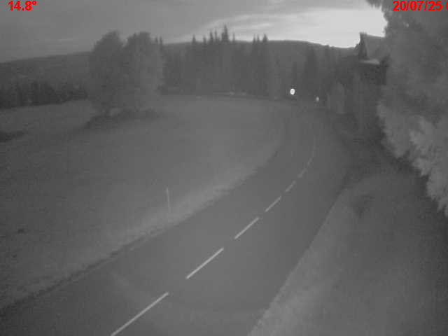 Webcam en haut du col du Ballon d'Alsace sur la D465 à 1075 mètres d'altitude dans les Vosges