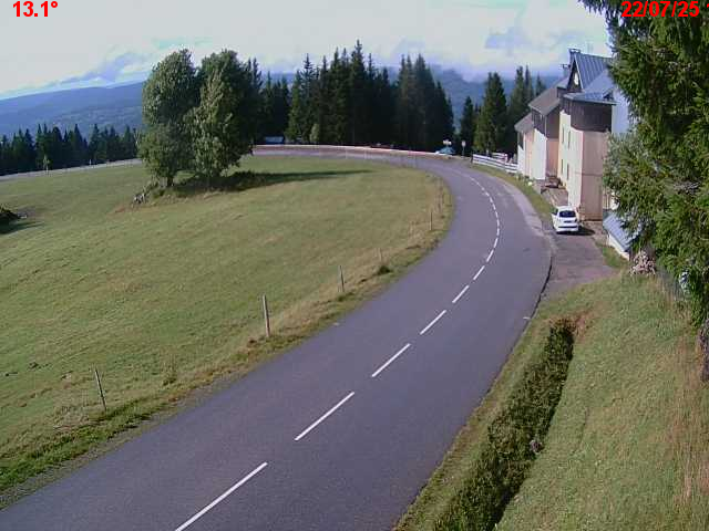 Webcam en haut du col du Ballon d'Alsace sur la D465 à 1075 mètres d'altitude dans les Vosges