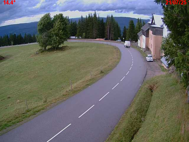 Webcam en haut du col du Ballon d'Alsace sur la D465 à 1075 mètres d'altitude dans les Vosges