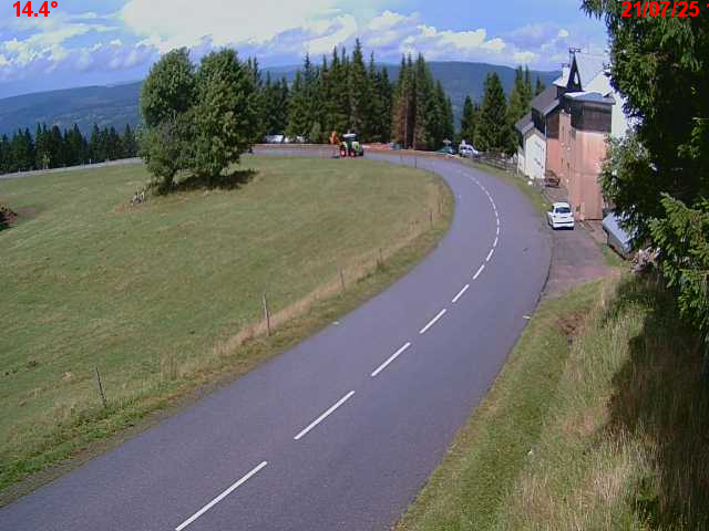 Webcam en haut du col du Ballon d'Alsace sur la D465 à 1075 mètres d'altitude dans les Vosges