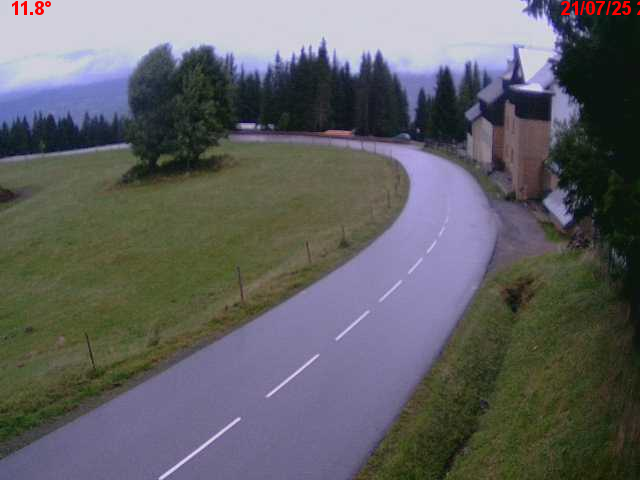 Webcam en haut du col du Ballon d'Alsace sur la D465 à 1075 mètres d'altitude dans les Vosges