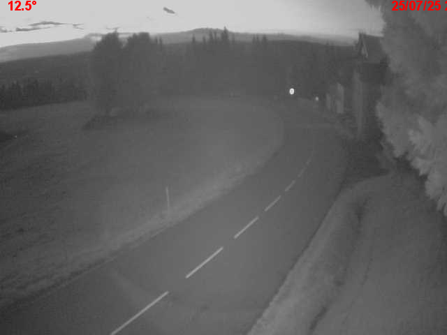Webcam en haut du col du Ballon d'Alsace sur la D465 à 1075 mètres d'altitude dans les Vosges