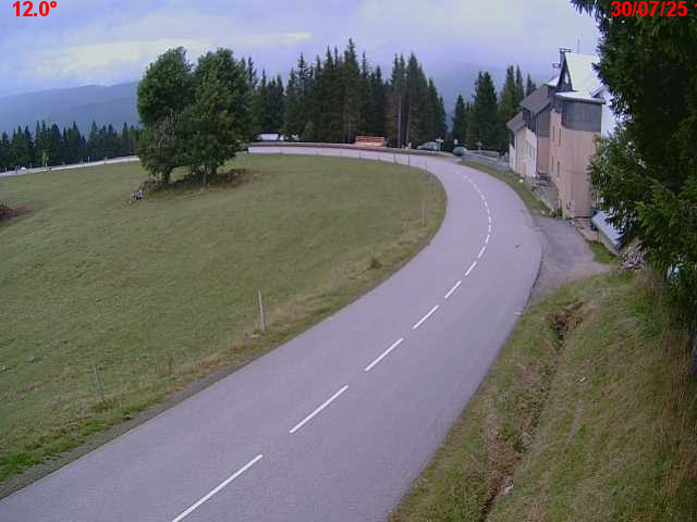 Webcam en haut du col du Ballon d'Alsace sur la D465 à 1075 mètres d'altitude dans les Vosges