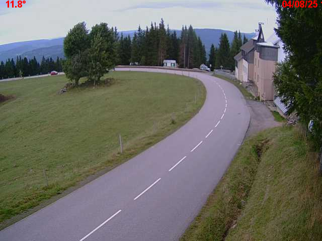Webcam en haut du col du Ballon d'Alsace sur la D465 à 1075 mètres d'altitude dans les Vosges
