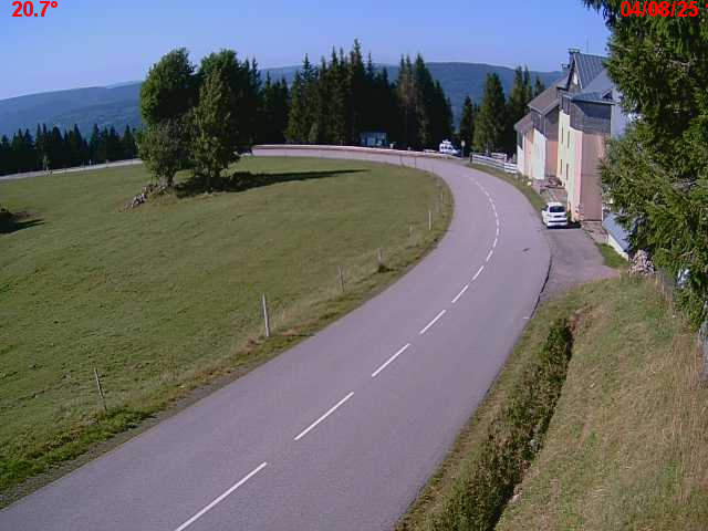 Webcam en haut du col du Ballon d'Alsace sur la D465 à 1075 mètres d'altitude dans les Vosges