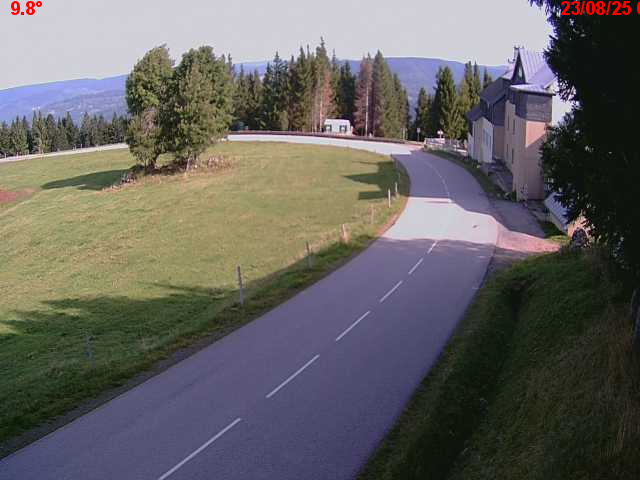 Webcam en haut du col du Ballon d'Alsace sur la D465 à 1075 mètres d'altitude dans les Vosges