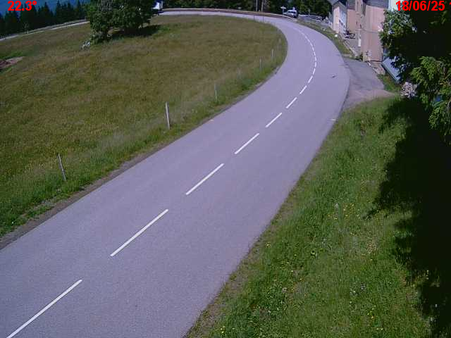 <h2>Webcam en haut du col du Ballon d'Alsace sur la D465 à 1075 mètres d'altitude dans les Vosges</h2>