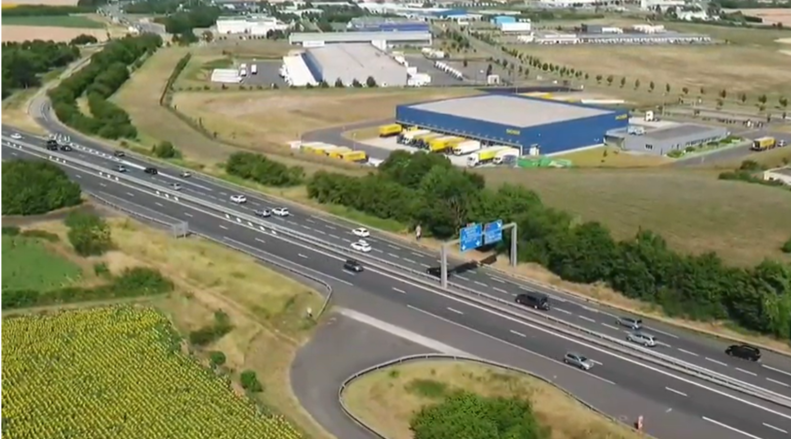 Drone en direct de la jonction entre l'A10 et l'A83 au niveau de Niort